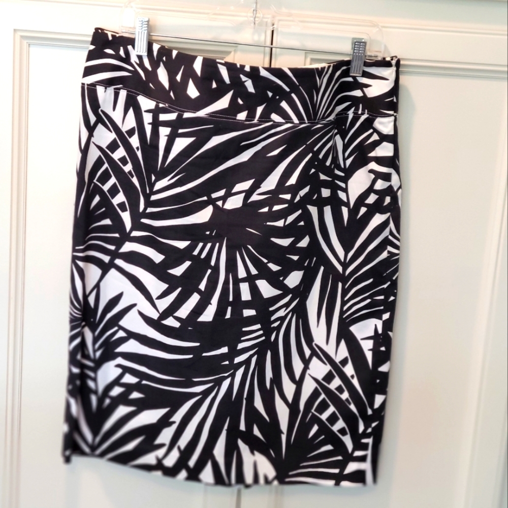 Ladies size 16 Alfani Tropical Print Pencil Skirt